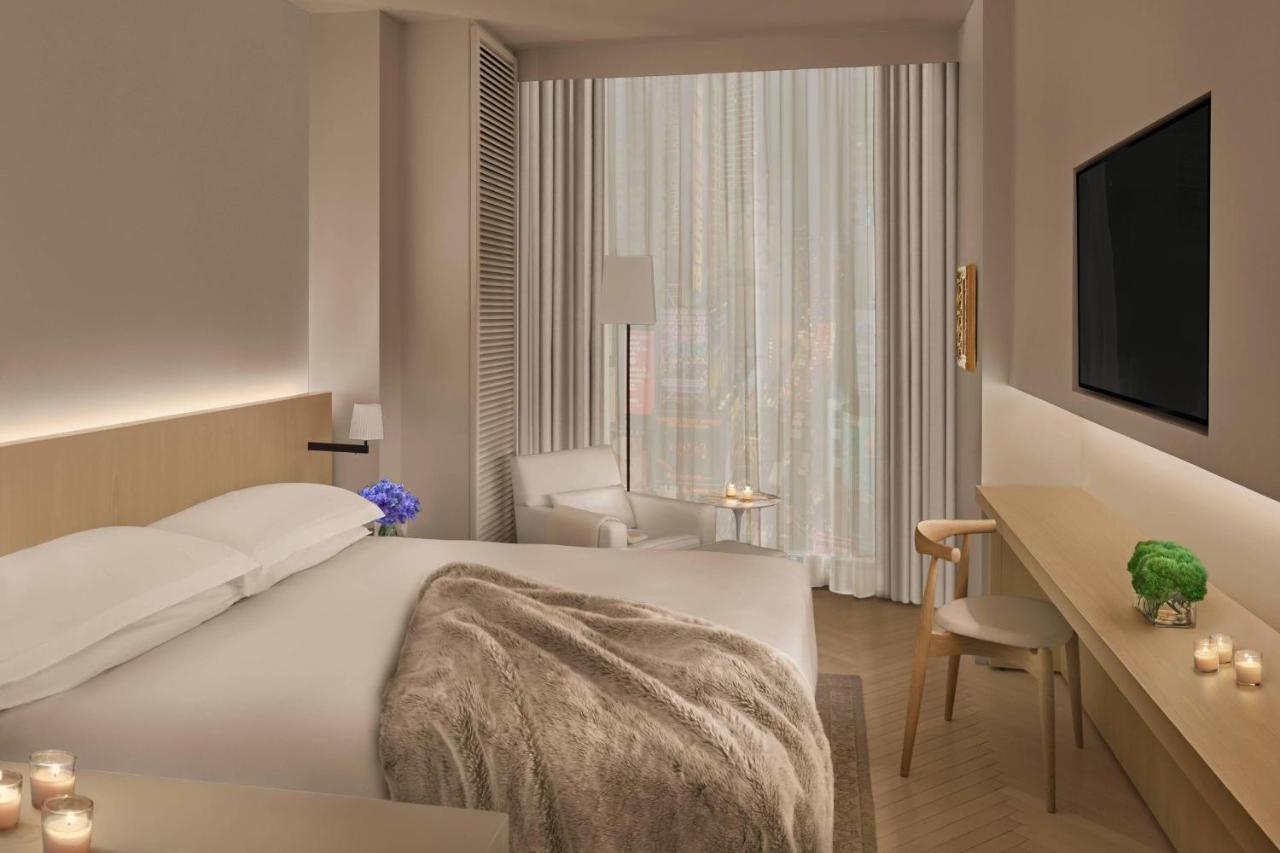 فندق ذا تايمز سكوير إيديشن نيو يورك المظهر الخارجي الصورة A room at the hotel